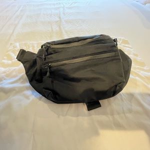 Athleta Camoflage Waist Bag!! Black Camo